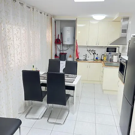 Edificio Gloria Apartment *
