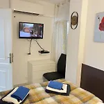Edificio Gloria Apartman *