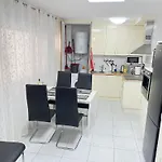 Edificio Gloria Apartman *